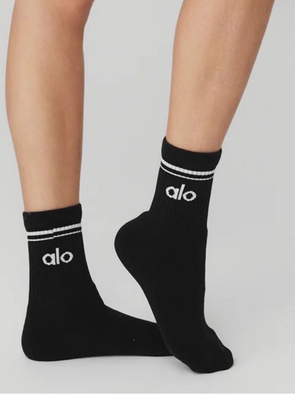 ALO Yoga Black Athletic Half-Crew Socks with White Stripes M